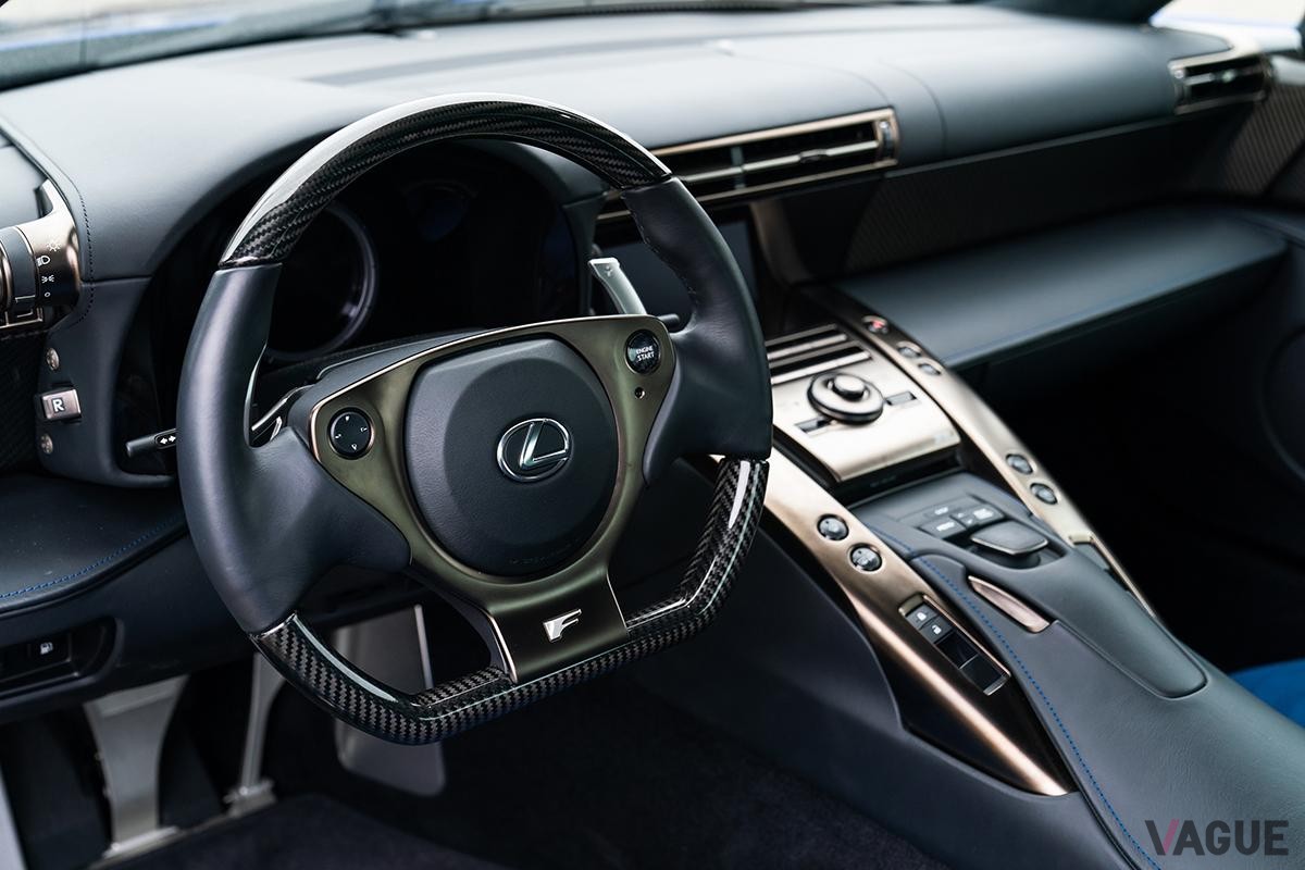 オークションに登場した2012年製のレクサス「LFA」のインテリア(C)2023 Courtesy of RM Sotheby's