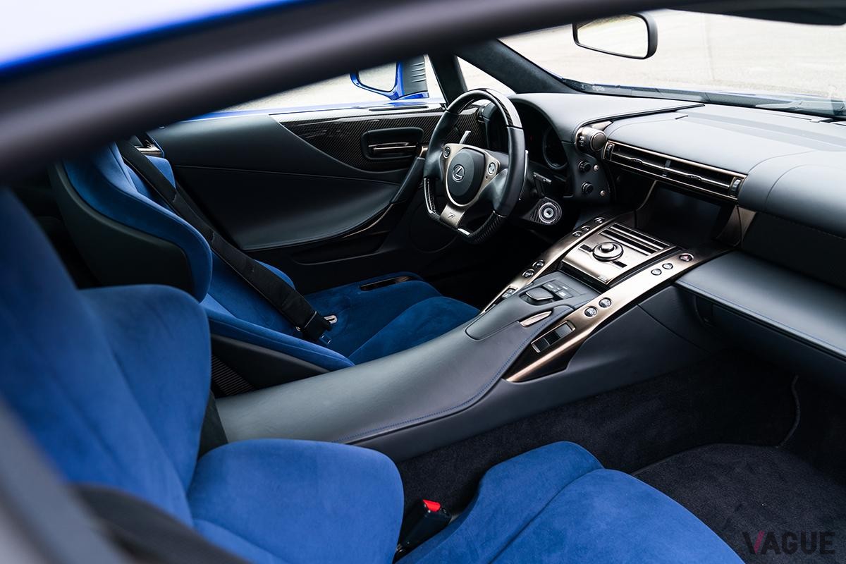 オークションに登場した2012年製のレクサス「LFA」のインテリア(C)2023 Courtesy of RM Sotheby's