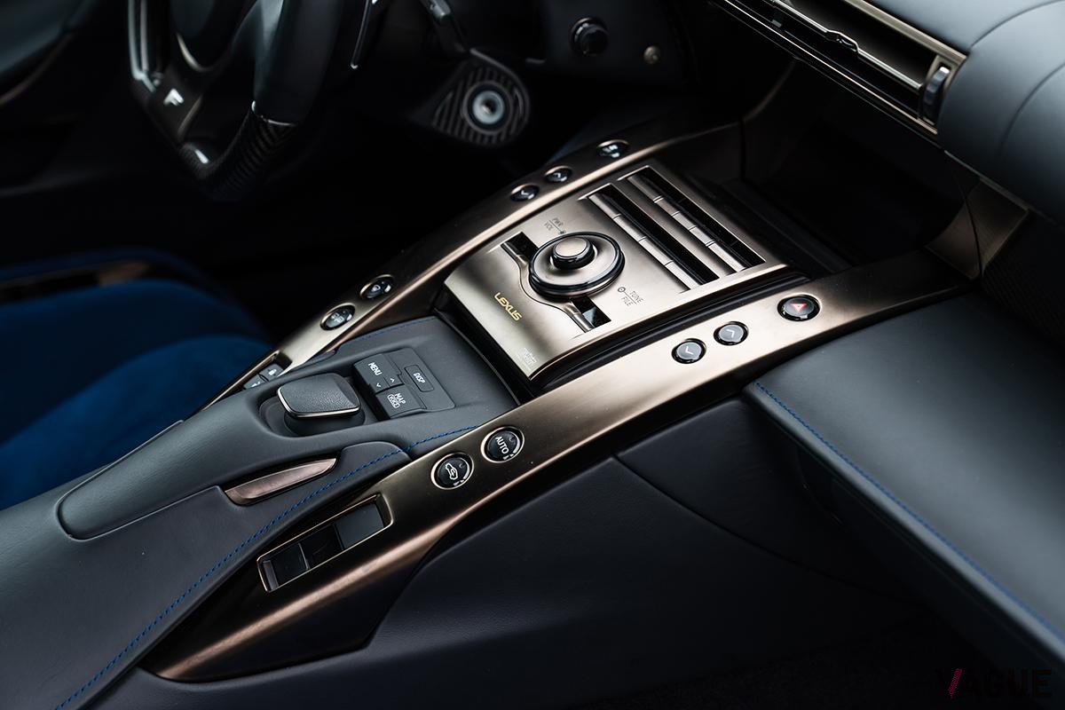 オークションに登場した2012年製のレクサス「LFA」のインテリア(C)2023 Courtesy of RM Sotheby's