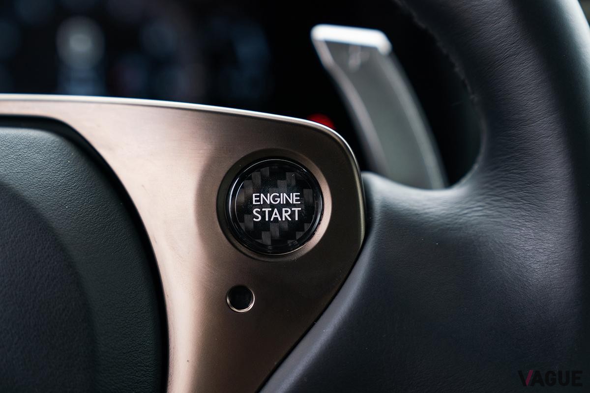 オークションに登場した2012年製のレクサス「LFA」のインテリア(C)2023 Courtesy of RM Sotheby's
