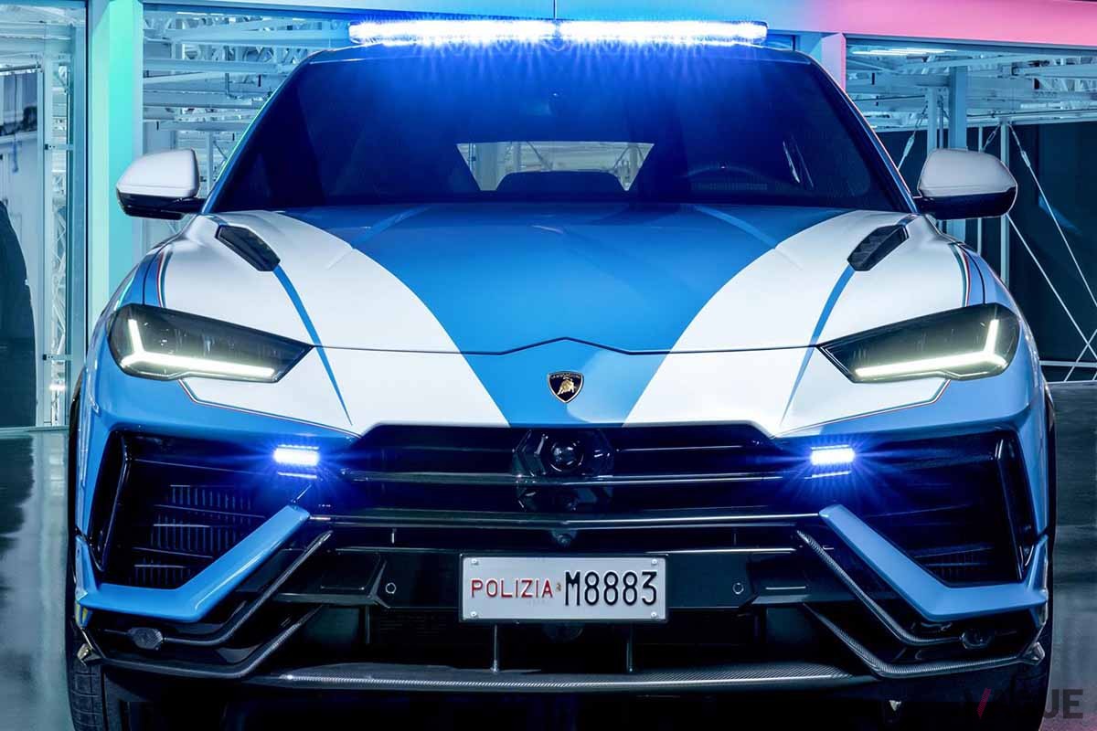 イタリア警察に提供されたランボルギーニのSUV「ウルス・ペルフォルマンテ」