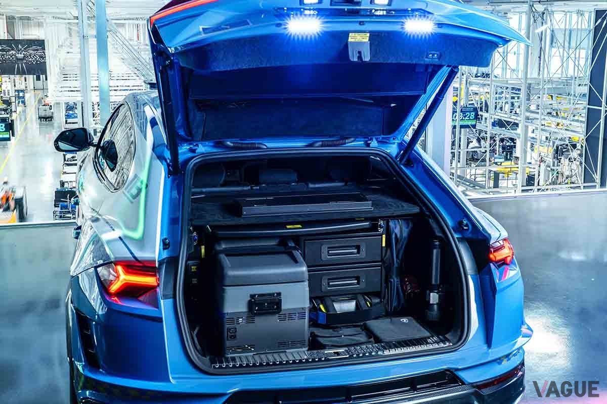 イタリア警察に提供されたランボルギーニのSUV「ウルス・ペルフォルマンテ」