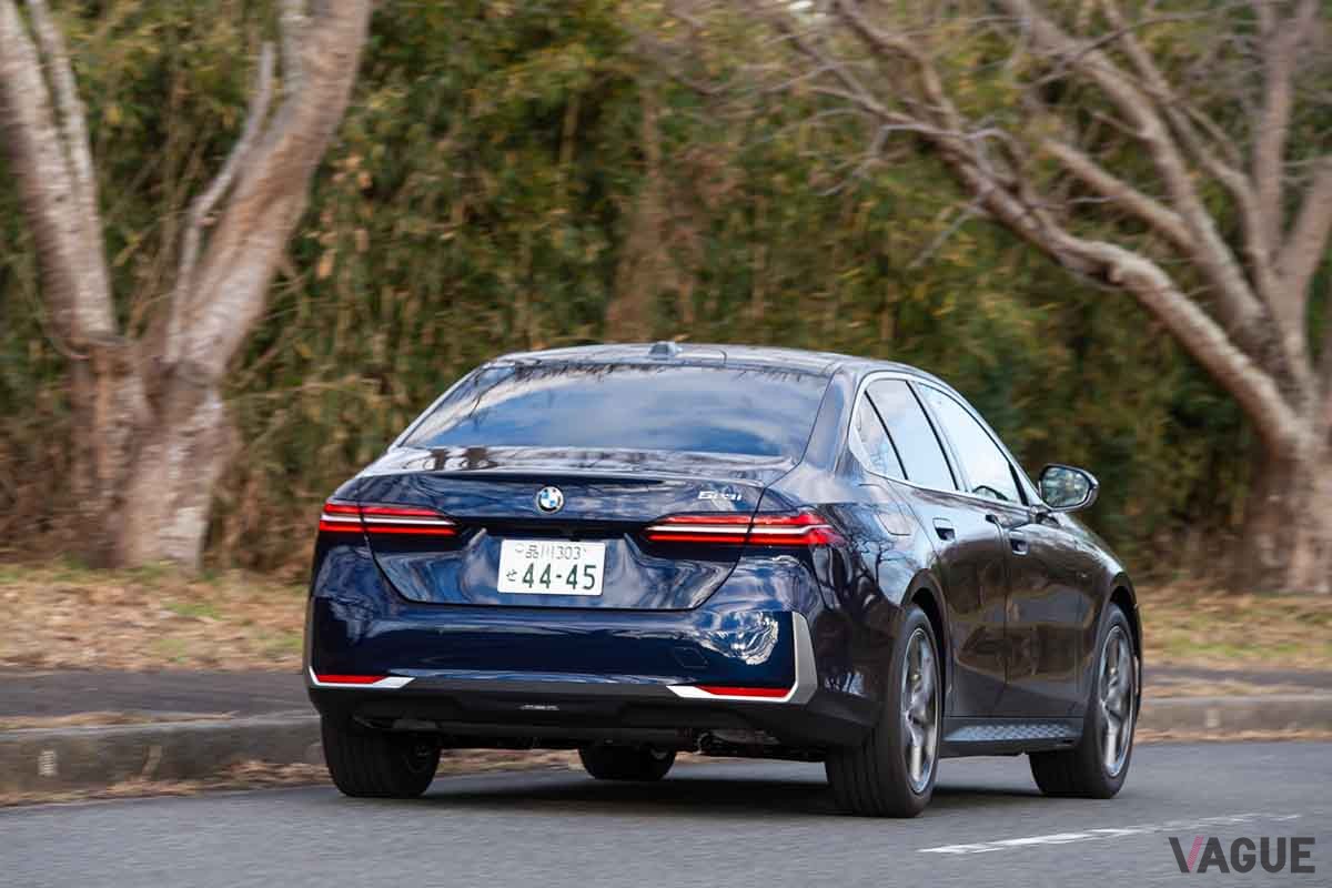 BMW新型「523iセダン」