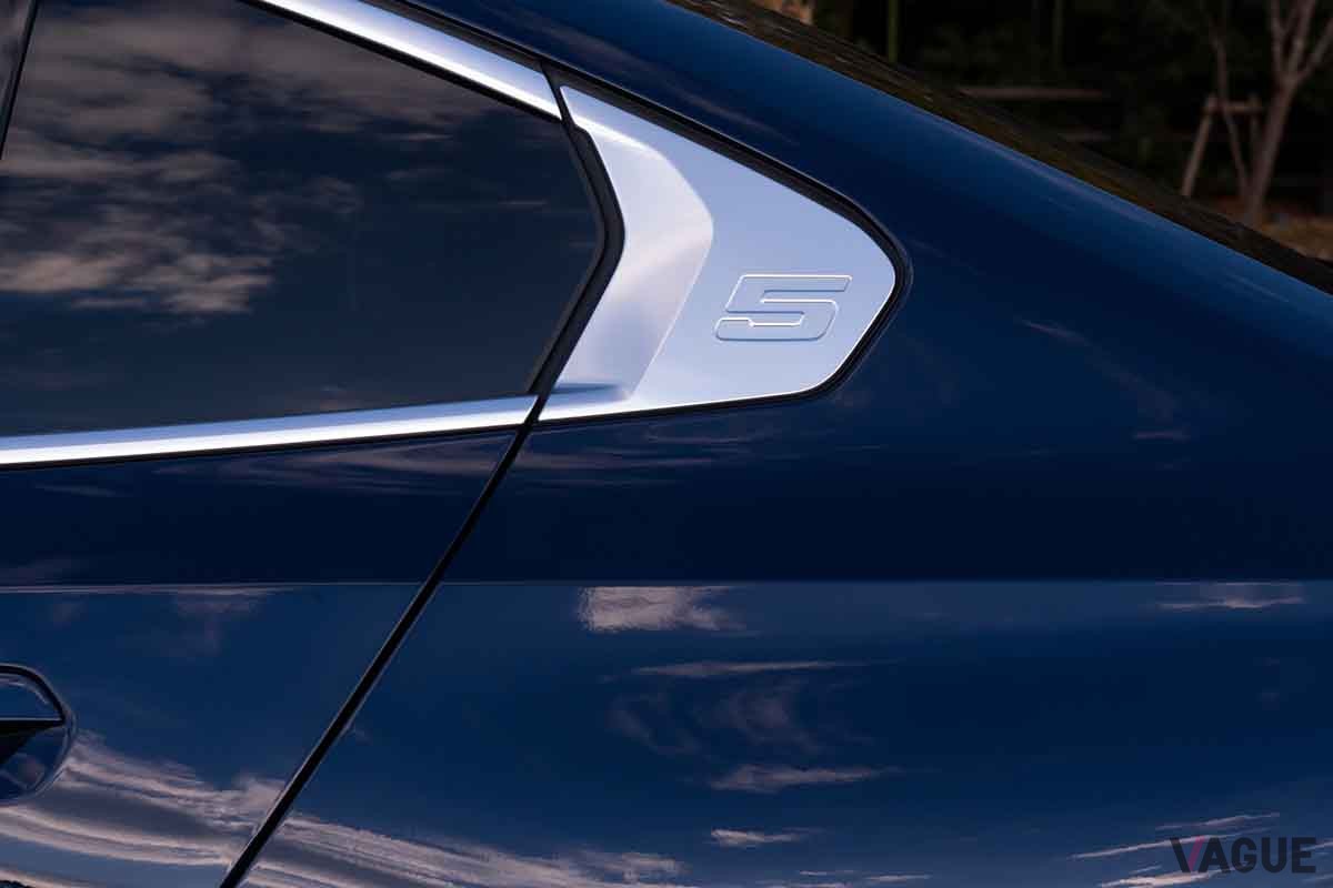 BMW新型「523iセダン」