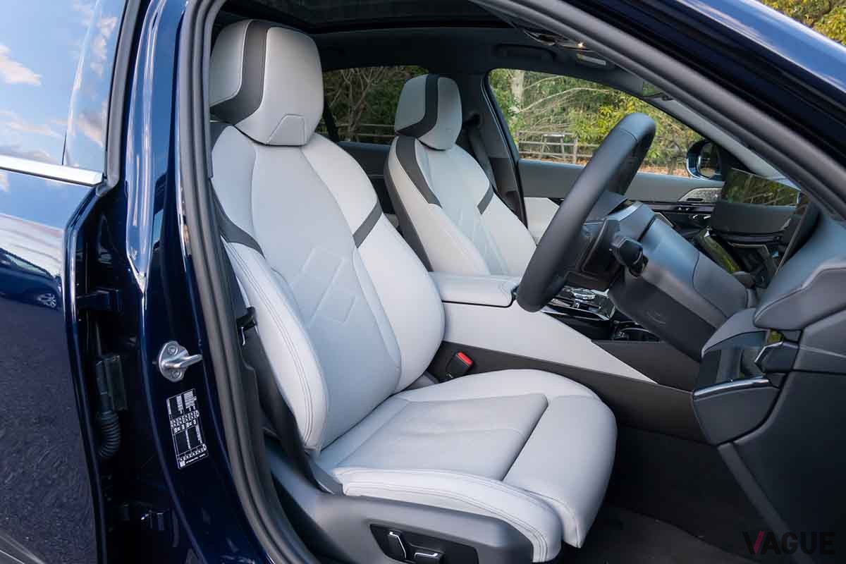 BMW新型「523iセダン」