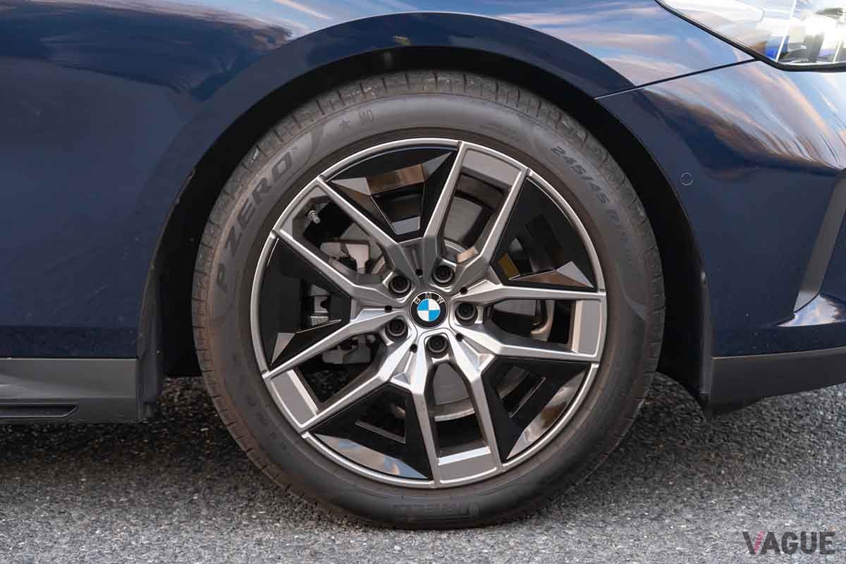 BMW新型「523iセダン」