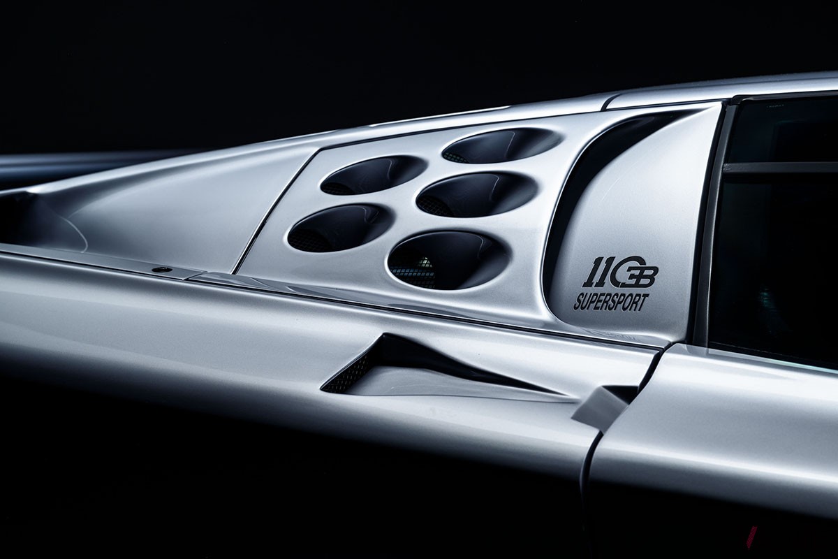 オークションに登場した1993年製ブガッティ「EB110スーパースポーツ・プロトタイプ」 Jeremy Cliff (C)2023 Courtesy of RM Sotheby's