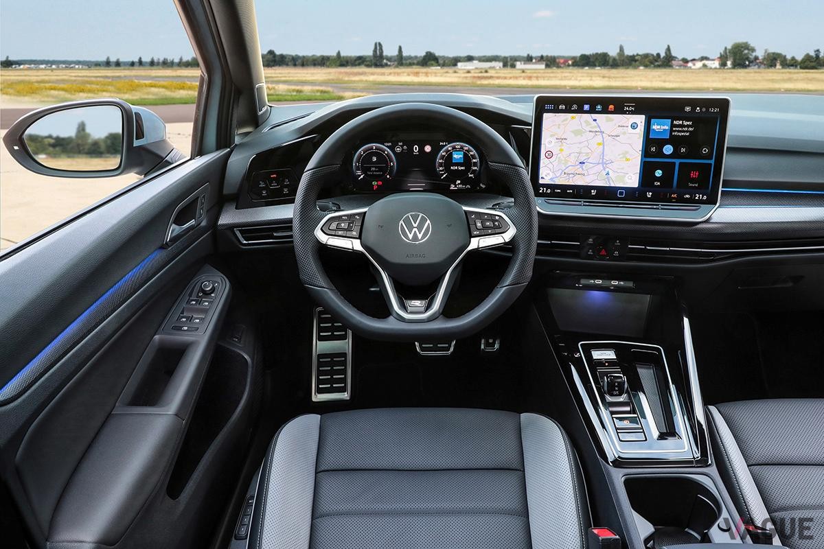 VW改良新型「ゴルフヴァリアント」のインテリア