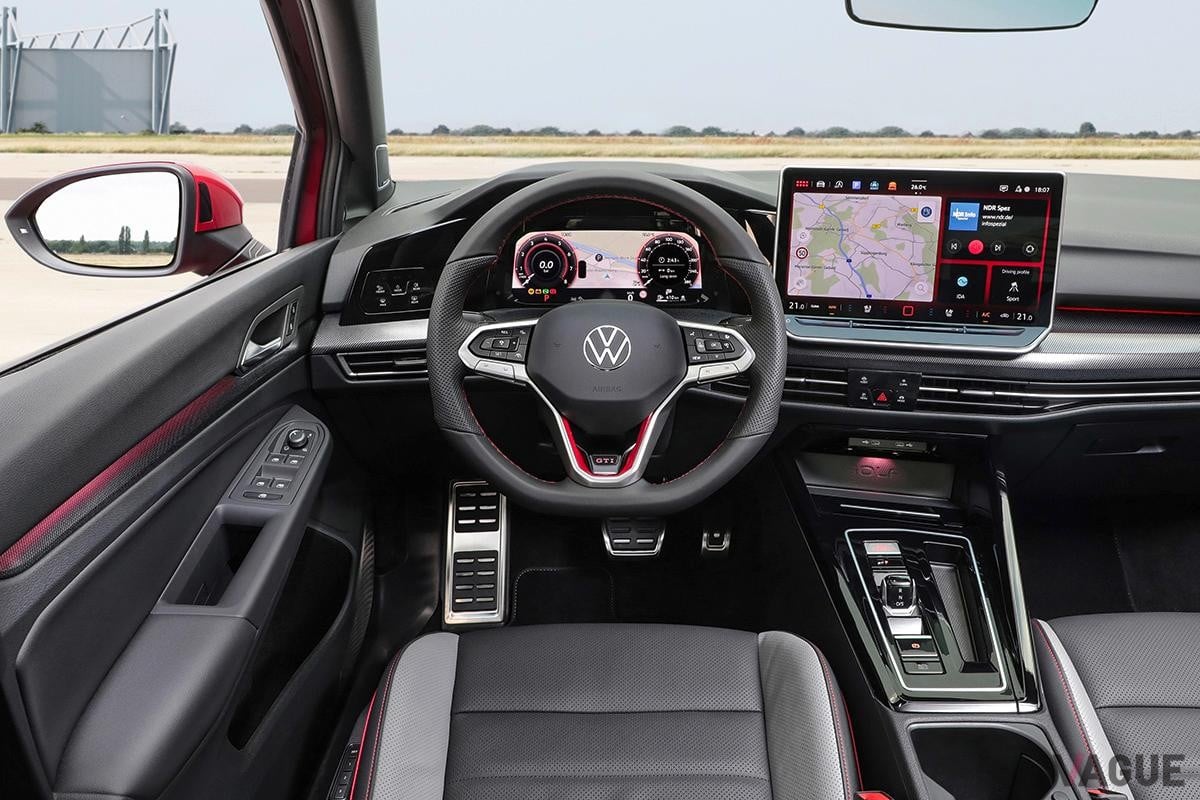 VW改良新型「ゴルフGTI」のインテリア