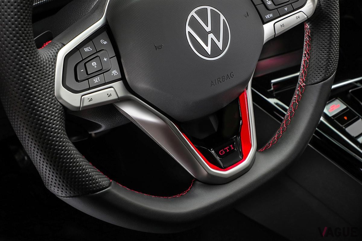 VW改良新型「ゴルフGTI」のインテリア