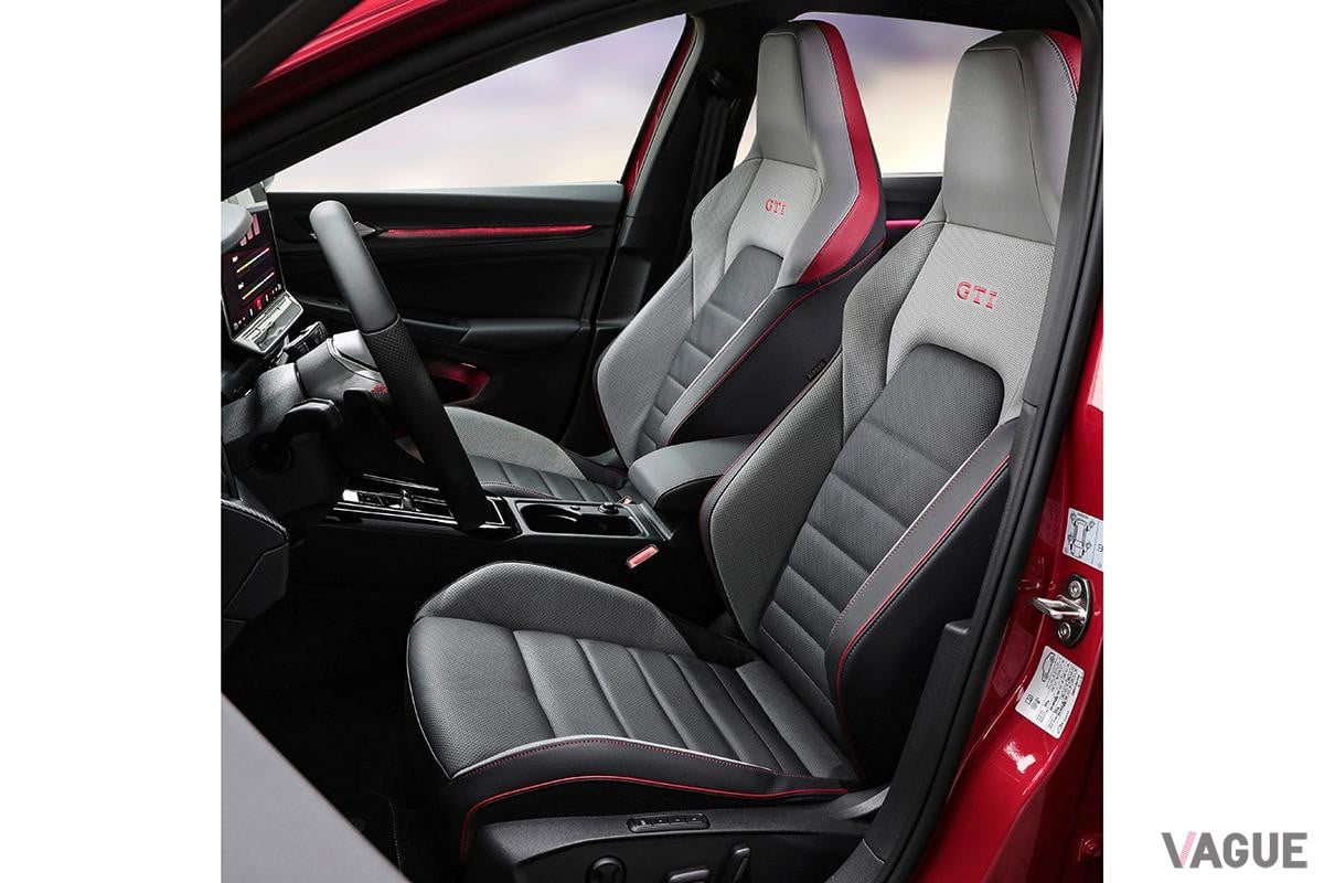 VW改良新型「ゴルフGTI」のインテリア