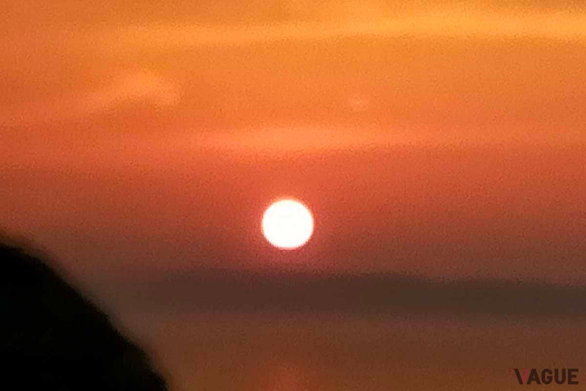 「姉子の浜」の美しい夕日の情景