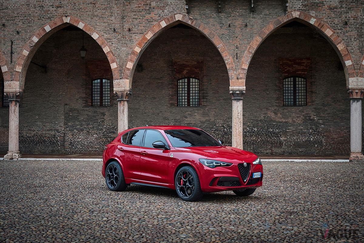 2025年と2026年に投入されるアルファロメオ「ジュリア」と「ステルヴィオ」後継モデルにもSTLAラージプラットフォームが採用される予定だ