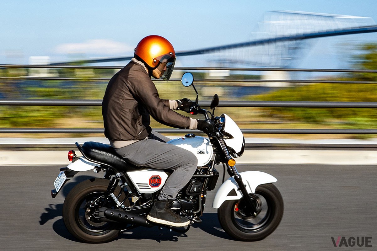 国産ミニバイクに匹敵するコンパクトな車体に150ccエンジンを搭載。高速道路も走れるハートフォード「ミニエリート 150」