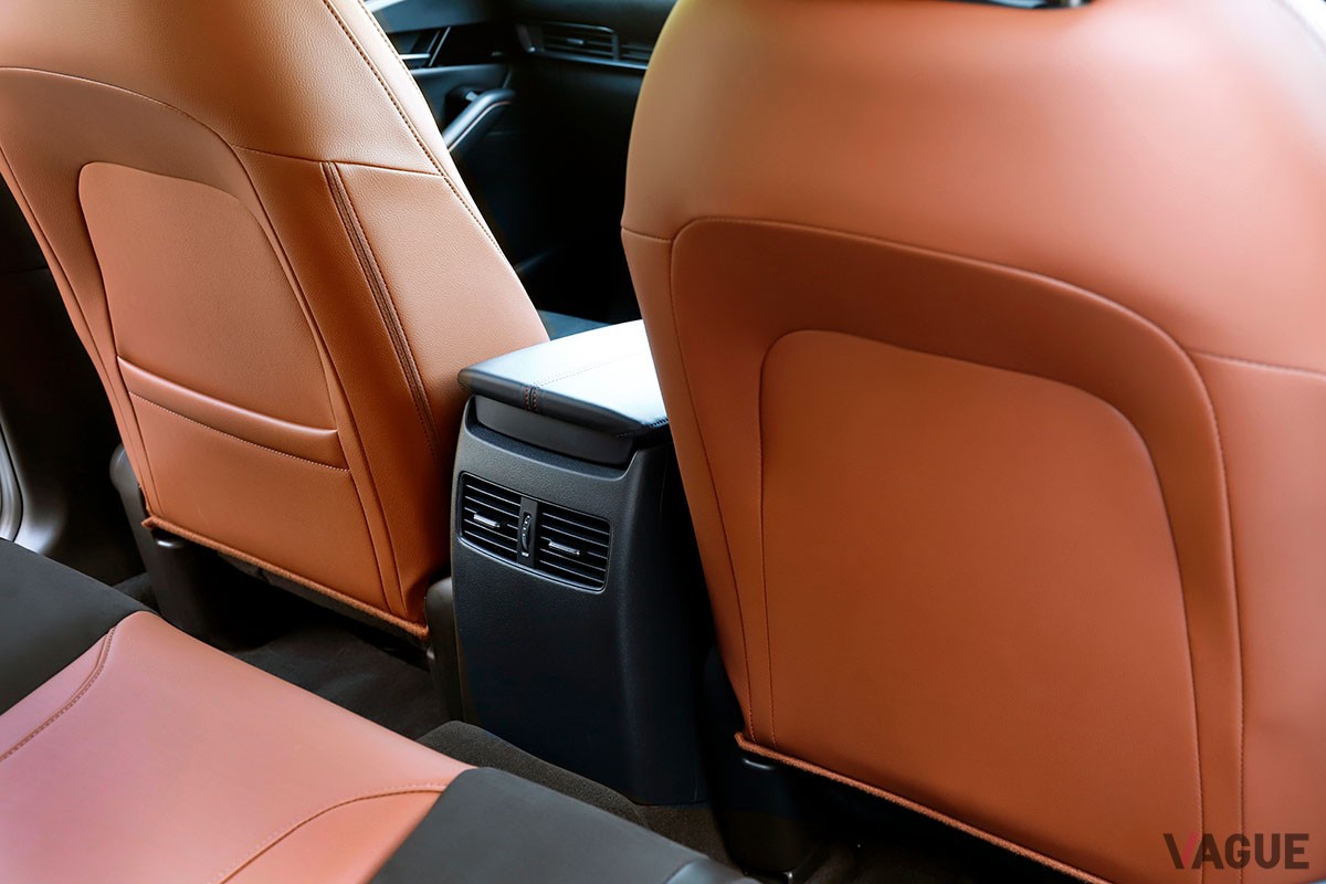 テラコッタ×ブラックのおしゃれ内装が魅力的なマツダ「CX-30レトロスポーツエディション」