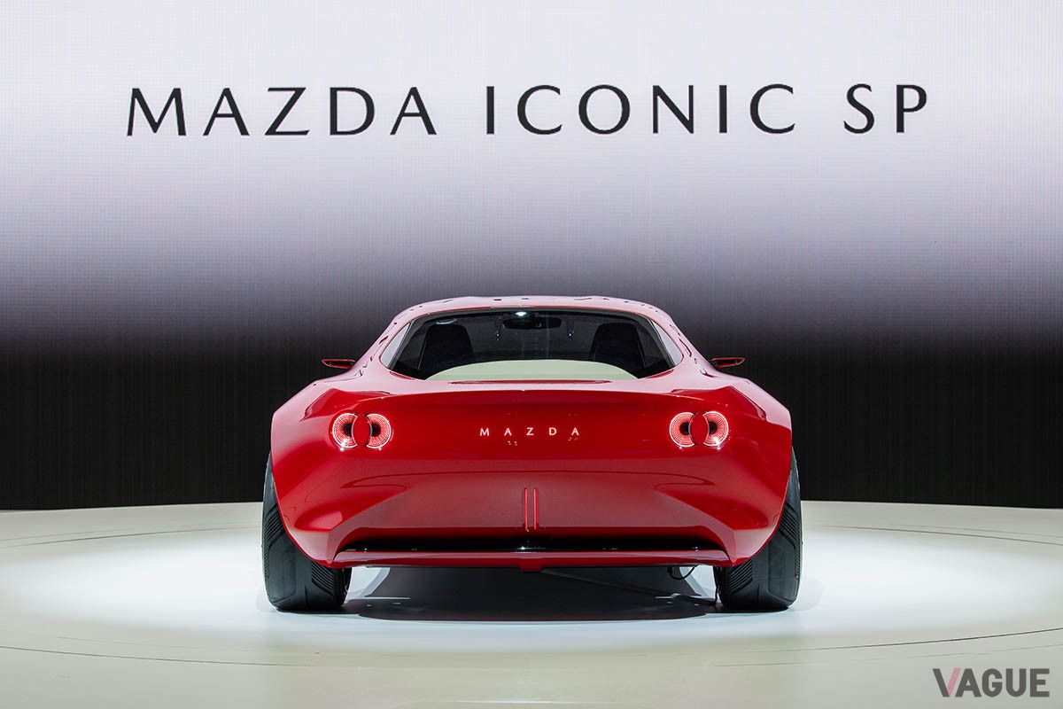 ジャパンモビリティショー2023のマツダブースを沸かせたコンパクトスポーツカーのコンセプトカー「MAZDA ICONIC SP」