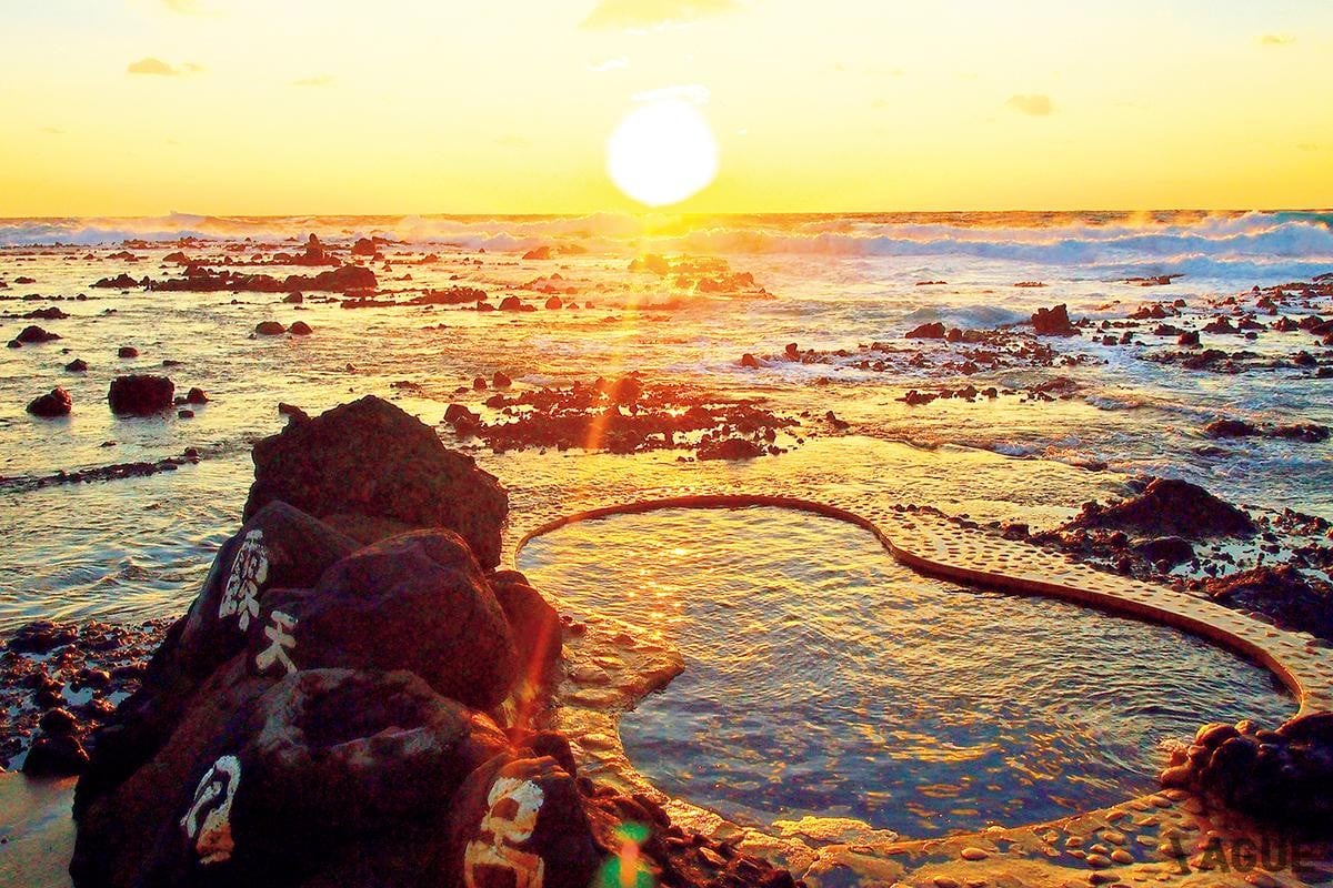 絶景日帰り温泉1位に輝いた青森県にある黄金崎不老ふ死温泉