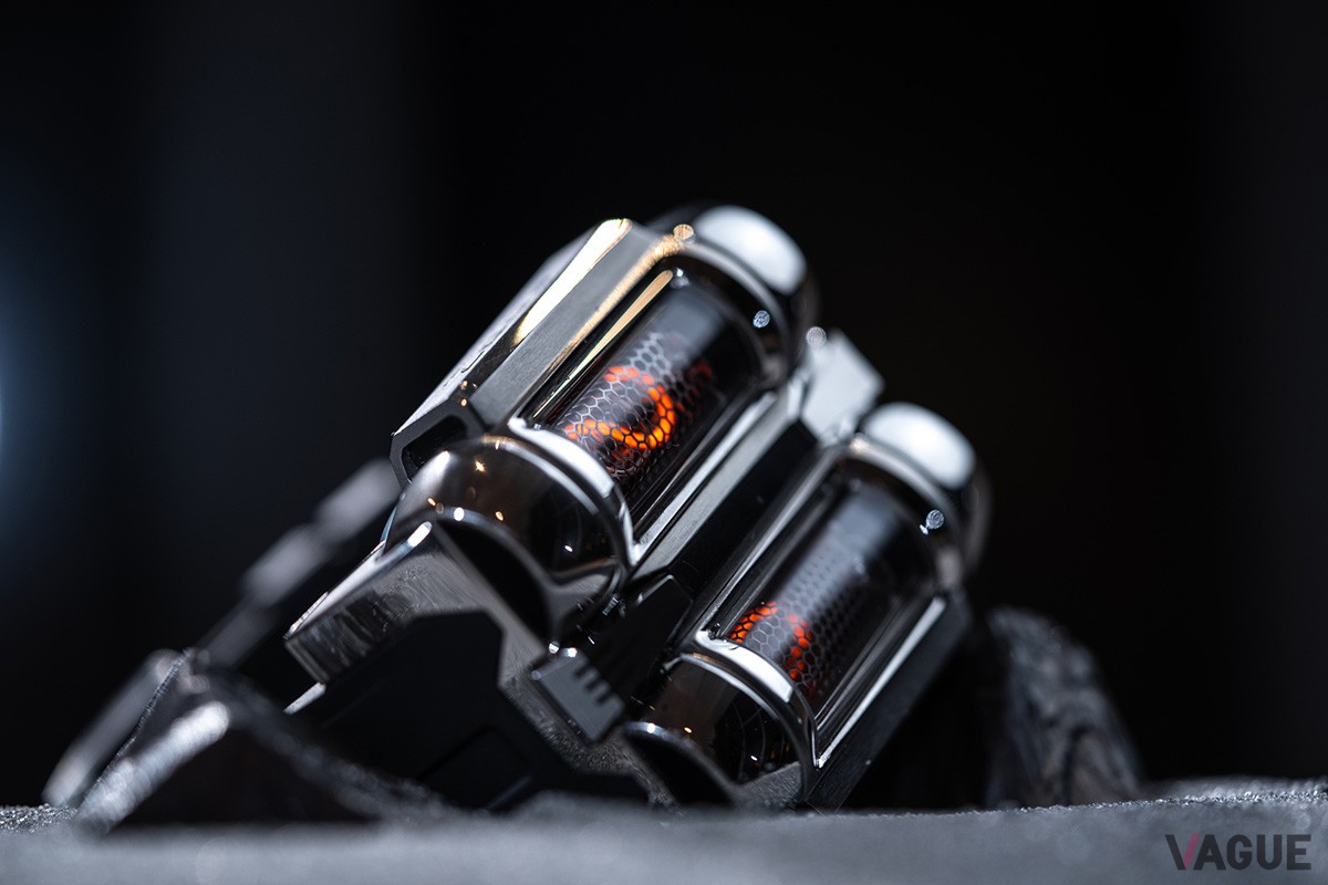 1950年代当時は先端技術であったニキシー管。今ではレトロフューチャーな味わいがたまらない