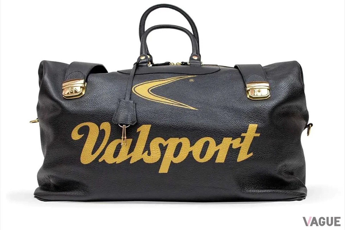 ダッフルバッグも展開。「DUFFLE BAG MEDIUM-BLACK」（10万7800円、消費税込）