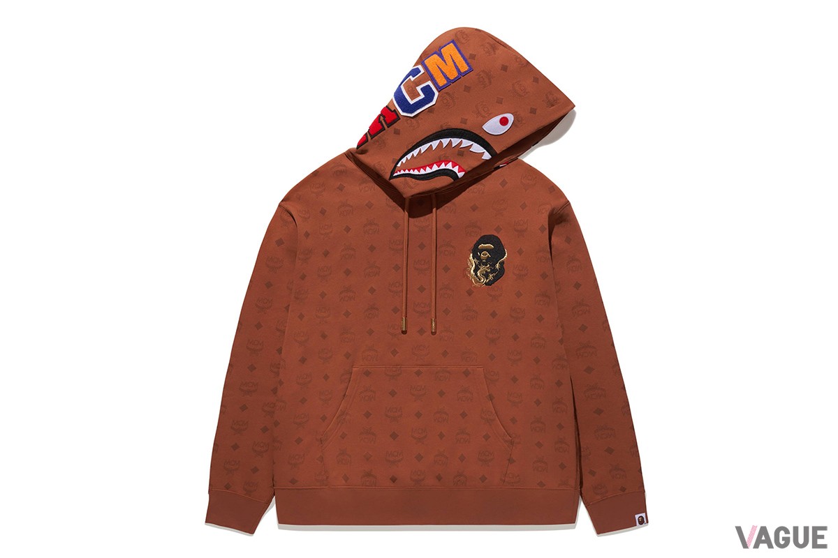 「BAPE X MCM SHARK PULLOVER HOODIE」（価格：7万8100円、消費税込） COLOR: BLACK, BROWN