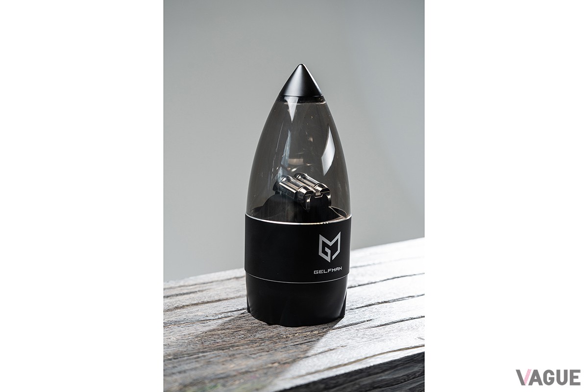 保管ケースはロケット型