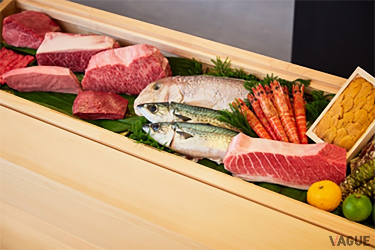 牛肉寿司きんたんは生食肉の部位や味、肉の調理方法・ノウハウと江戸前寿司を融合させた新業態で、カウンターで楽しむ牛肉寿司の専門店
