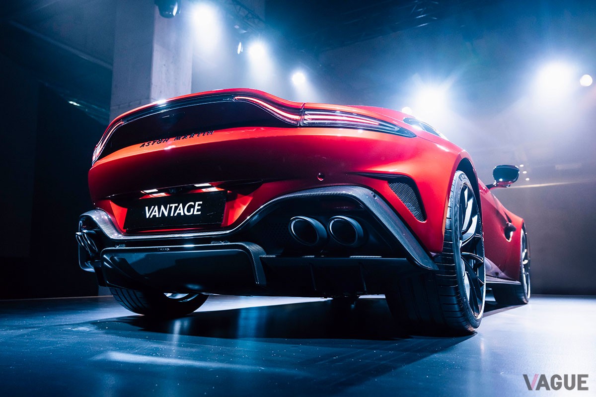 最高出力665馬力、最高速度325km/hを誇るアストンマーティンの高性能スポーツカー、新型「ヴァンテージ」が日本に上陸