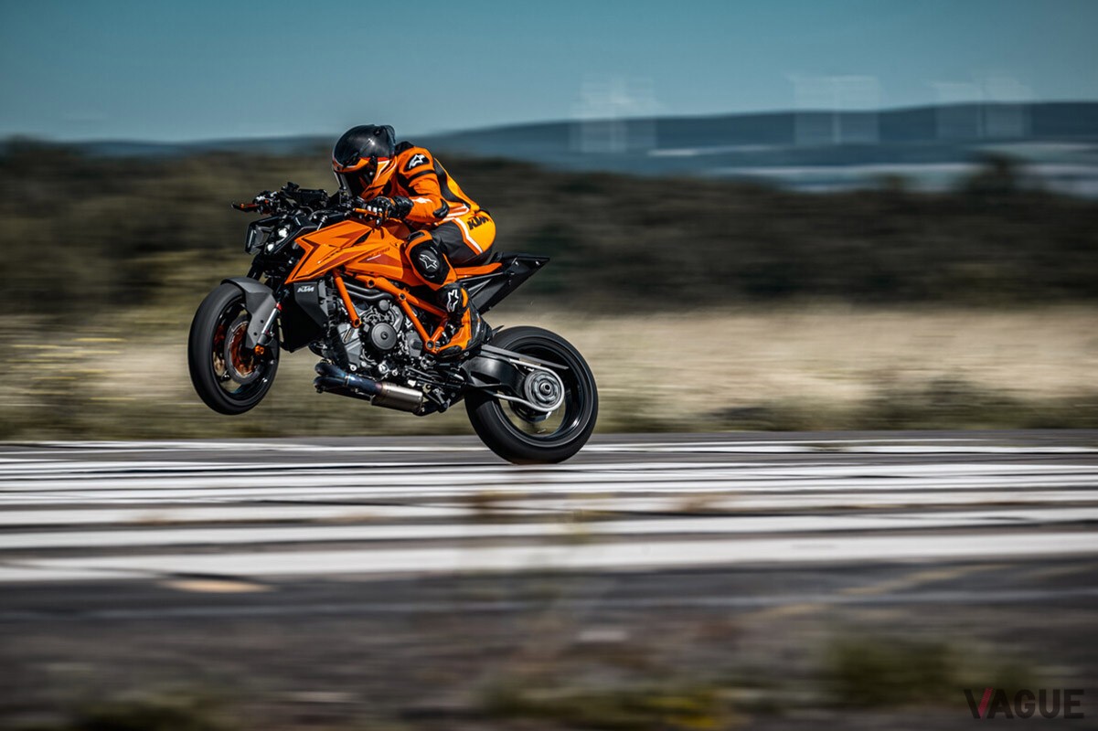 KTM「1390スーパーデュークR EVO」