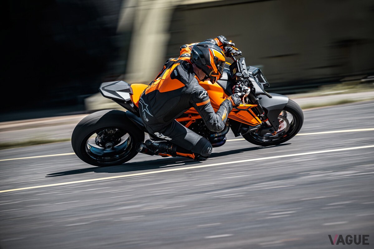 KTM「1390スーパーデュークR EVO」