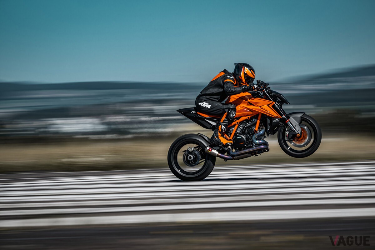 KTM「1390スーパーデュークR EVO」