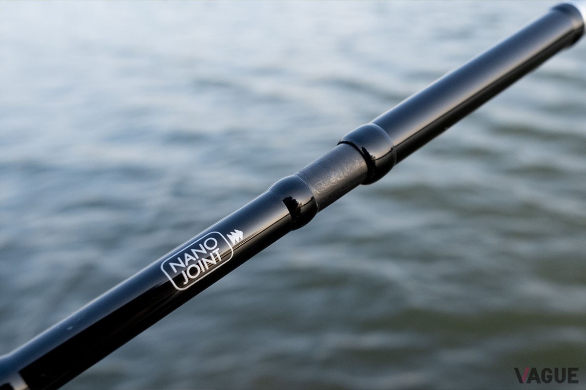 アピアが開発した新ジョイントシステム「NANO JOINT」で、高い強度だけでなくジョイントのない１ピースに限りなく近い使用感を実現。工作精度が高いせいか、使用中のズレや緩みは皆無でした