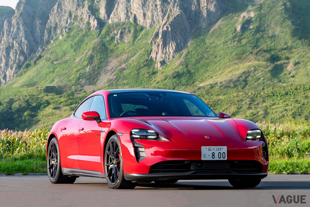 東京マラソン2024のオフィシャルパートナーとなったポルシェジャパンは20台の「タイカン」を提供。ランナーたちをサポートする