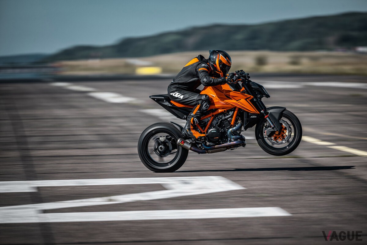 KTM「1390スーパーデュークR EVO」