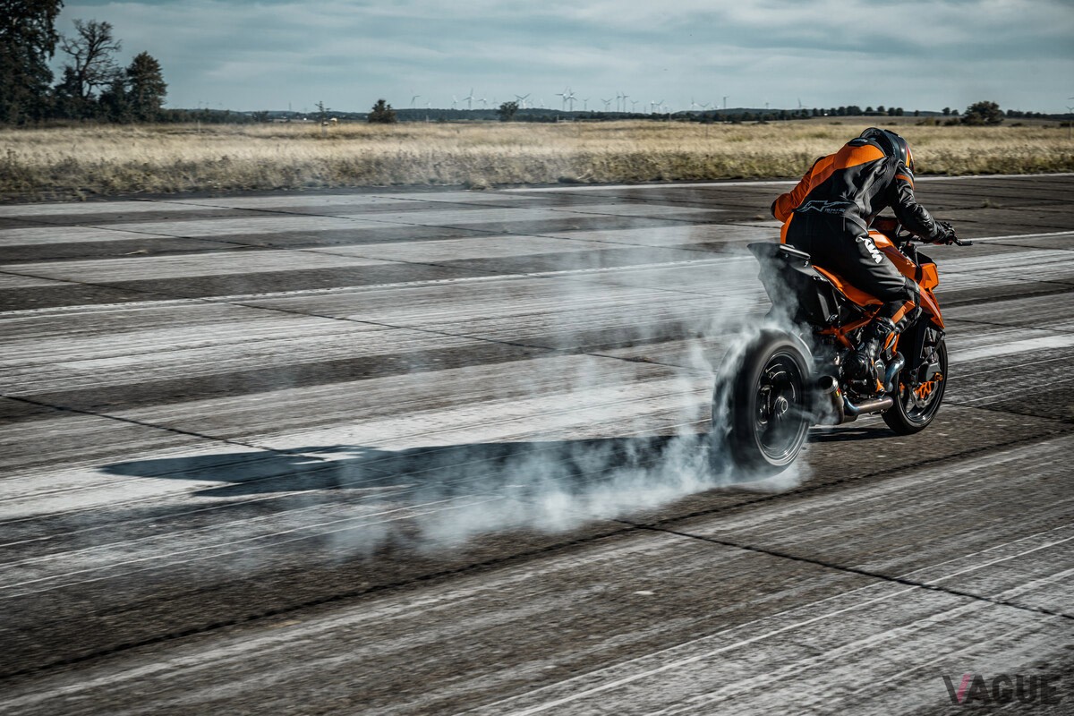 KTM「1390スーパーデュークR EVO」