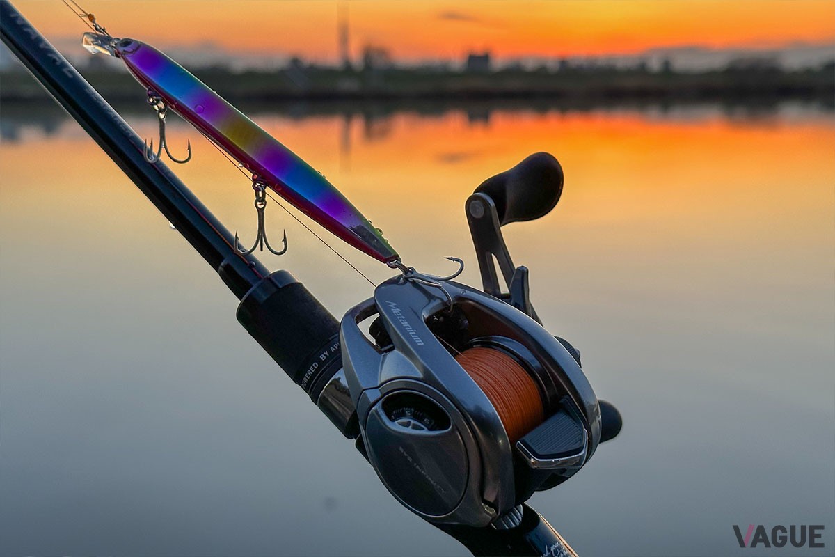 筆者はポイントが近・中距離にある岸からのおかっぱりシーバスゲームをはじめ、ブラックバスフィッシングにもC64M+を持っていくことが多いです