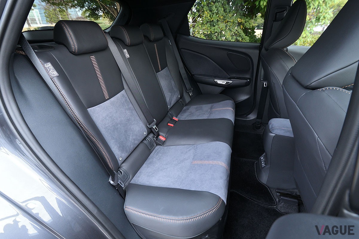 トヨタ「ヤリスクロス」がベースといわれるが、中身や出来栄えはそれとは別格の完成度を誇るレクサス新型「LBX」