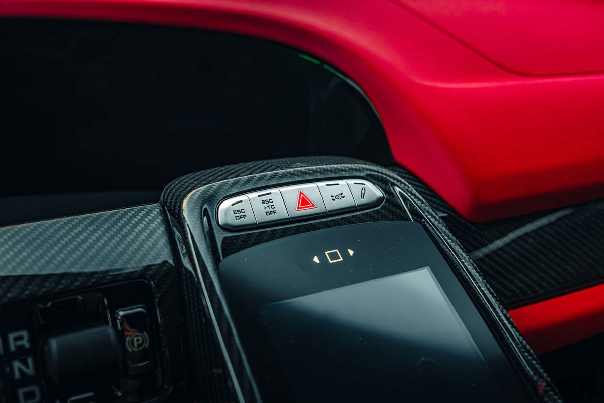 オークションに登場したポルシェ「918ヴァイザッハスパイダー」のインテリア