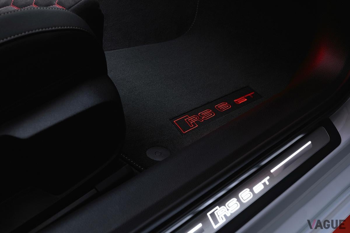 欧州で登場した世界660台の限定車、アウディ「RS6アバントGT」のインテリア
