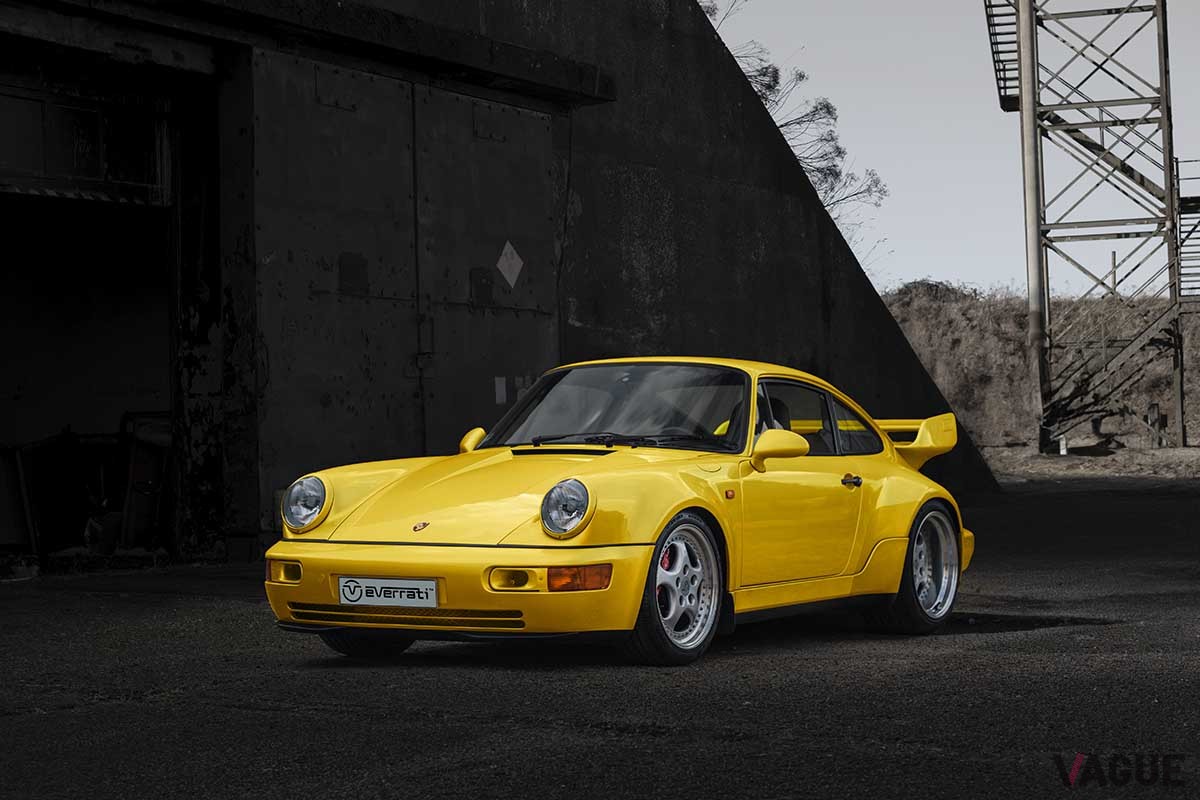 英国のエバーラティ社が製作したEV「ポルシェ911 RSR（964型）」