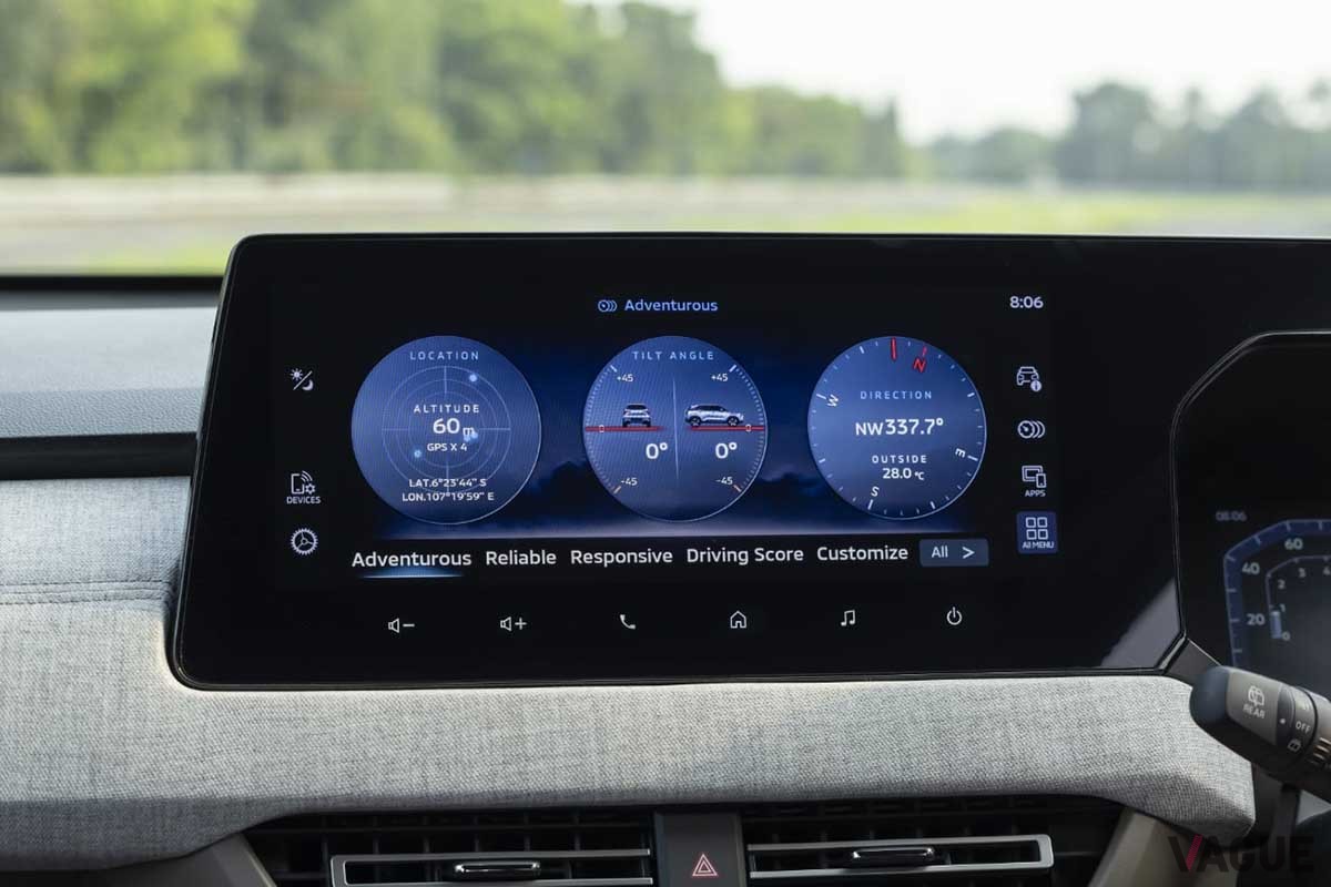 三菱新型「エクスフォース」のインテリア