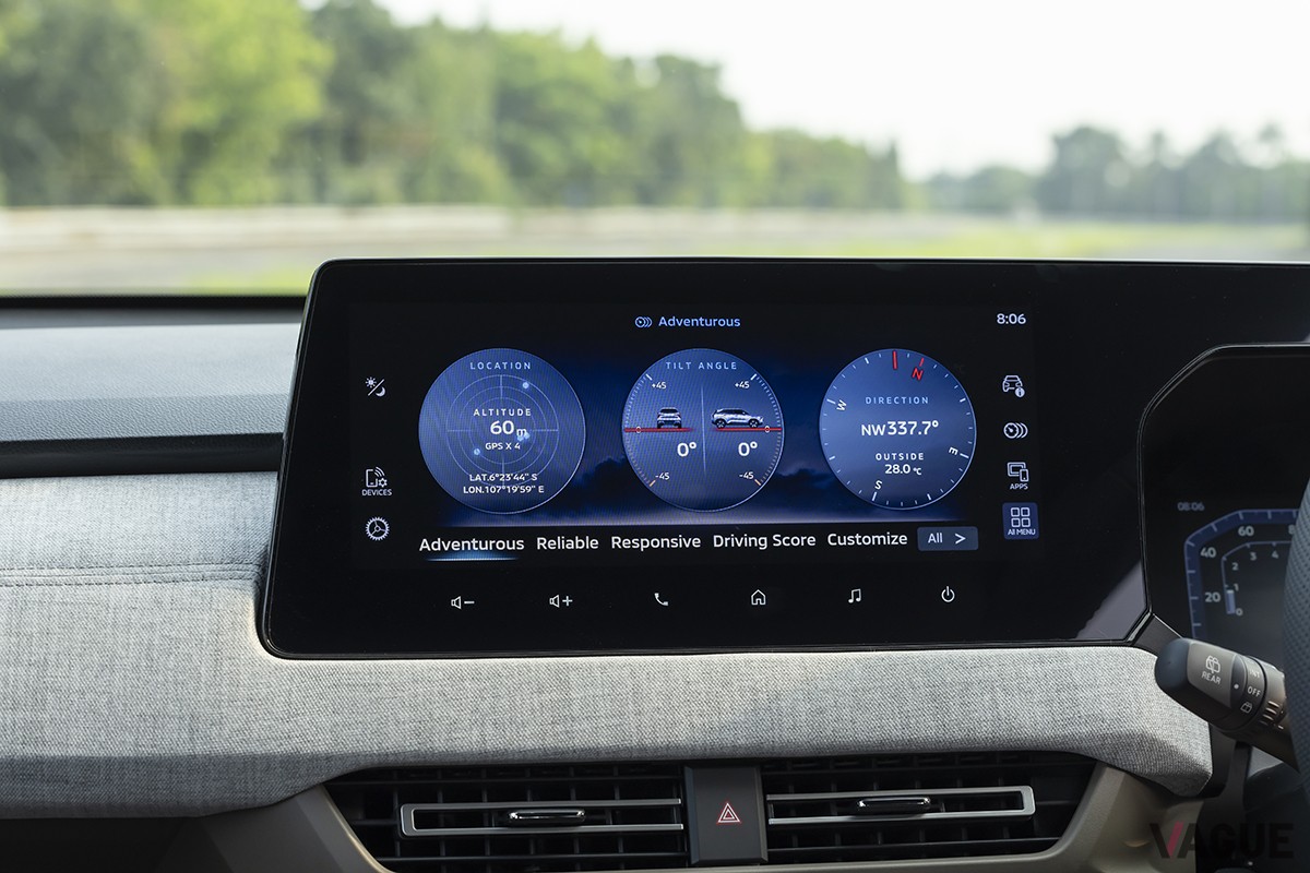 三菱新型「エクスフォース」のインテリア