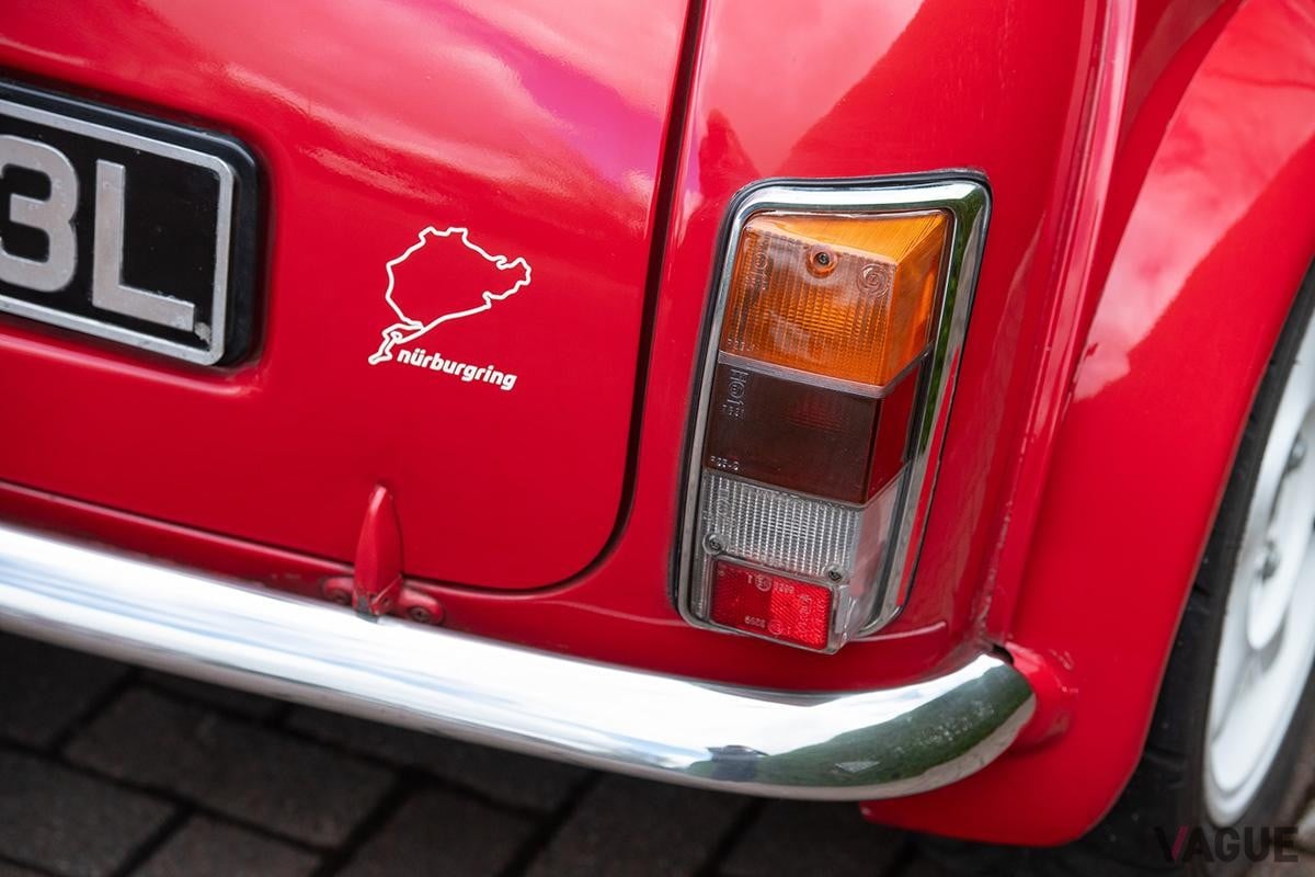 1.8リッターVTECエンジンに換装された1972年製「モーリス・ミニ」