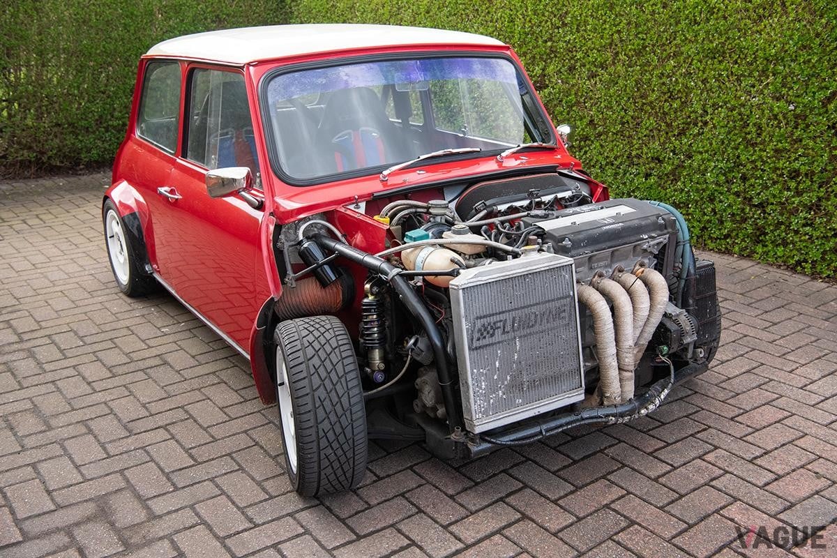 1.8リッターVTECに換装された1972年製「モーリス・ミニ」のエンジン