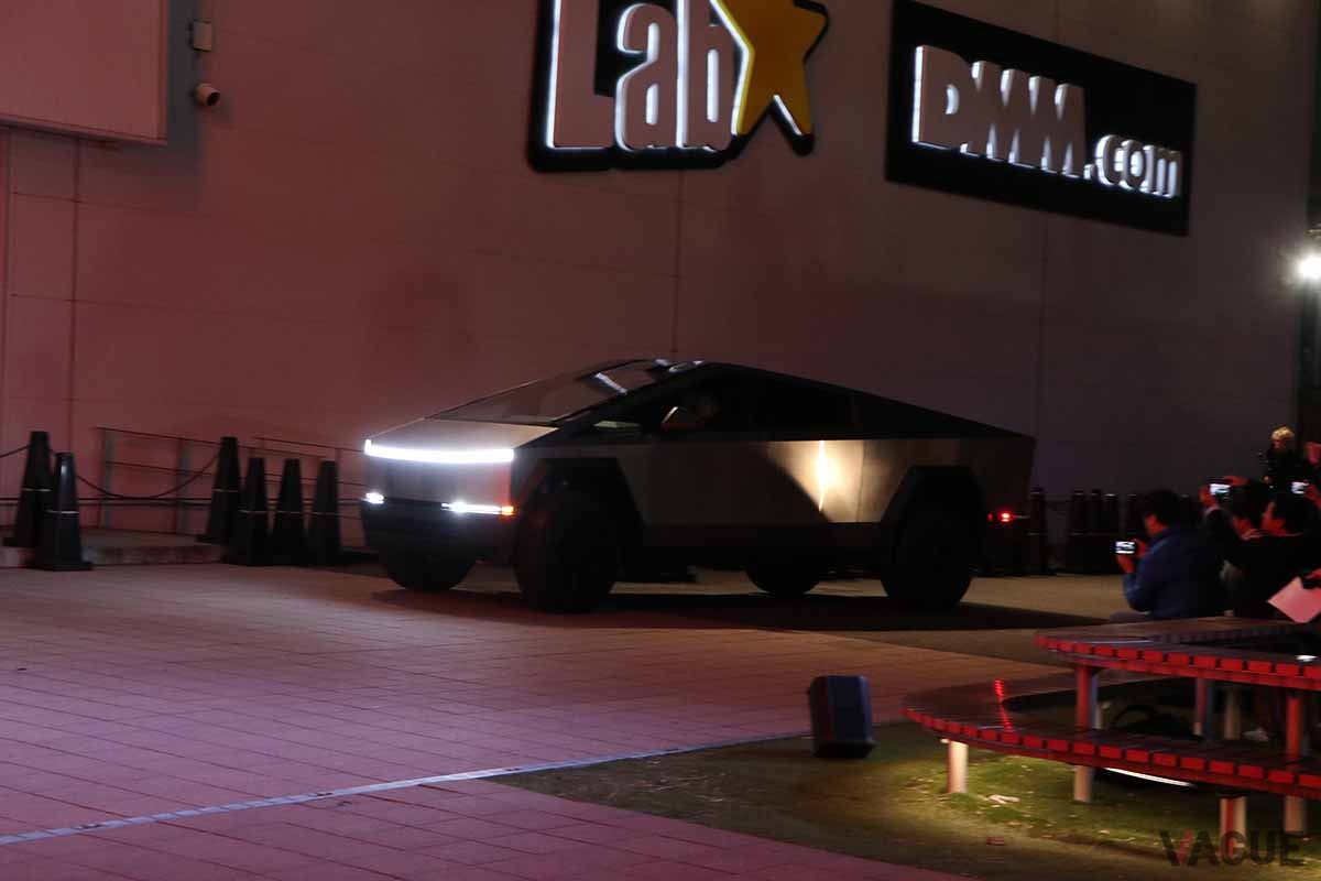 日本初公開されたテスラ新型「サイバートラック」のイベントの様子