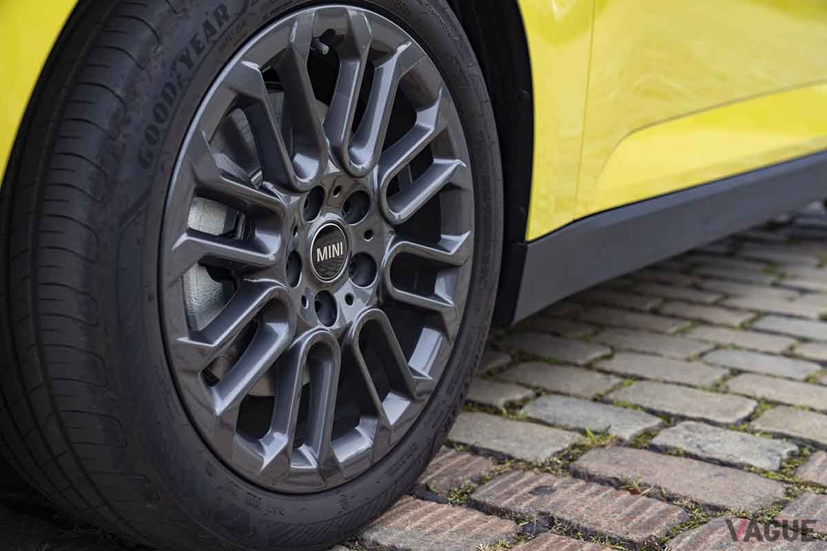 新型「ミニ・クーパーE」