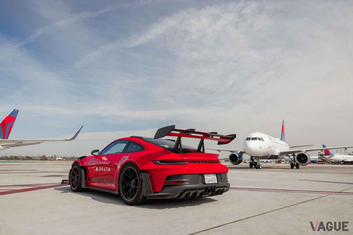 デルタ航空がロサンゼルス空港で送迎に用いたポルシェ「911GT3」