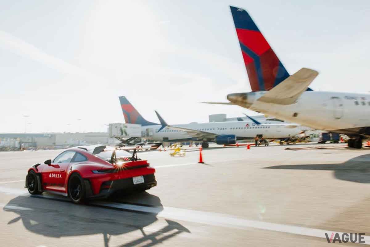 デルタ航空がロサンゼルス空港で送迎に用いたポルシェ「911GT3」