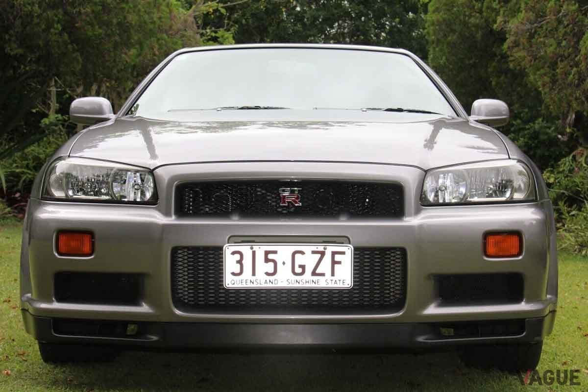 海外オークションに登場した2000年式日産「R34スカイラインGT-R」