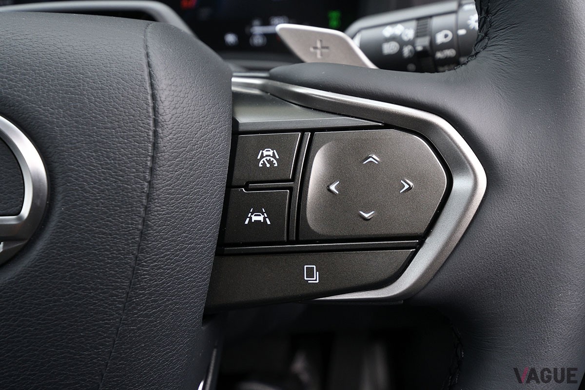 トヨタ「ヤリスクロス」がベースといわれるが、中身や出来栄えはそれとは別格の完成度を誇るレクサス新型「LBX」