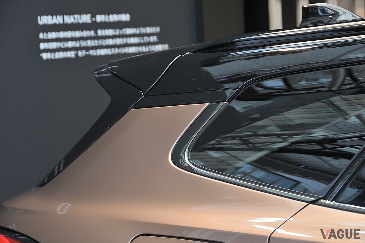 どの席でも快適なロングドライブを楽しめる、開放的で広々としたリアシートを備えるトヨタ新型「クラウン・エステート」